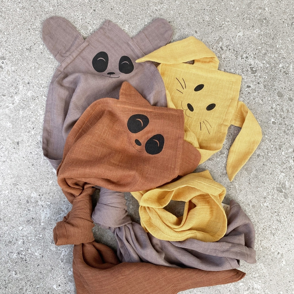 nuuroo - 2-pak stofbleer med øre - 100% økologisk bomuld - 70x70 cm - Caramel Café