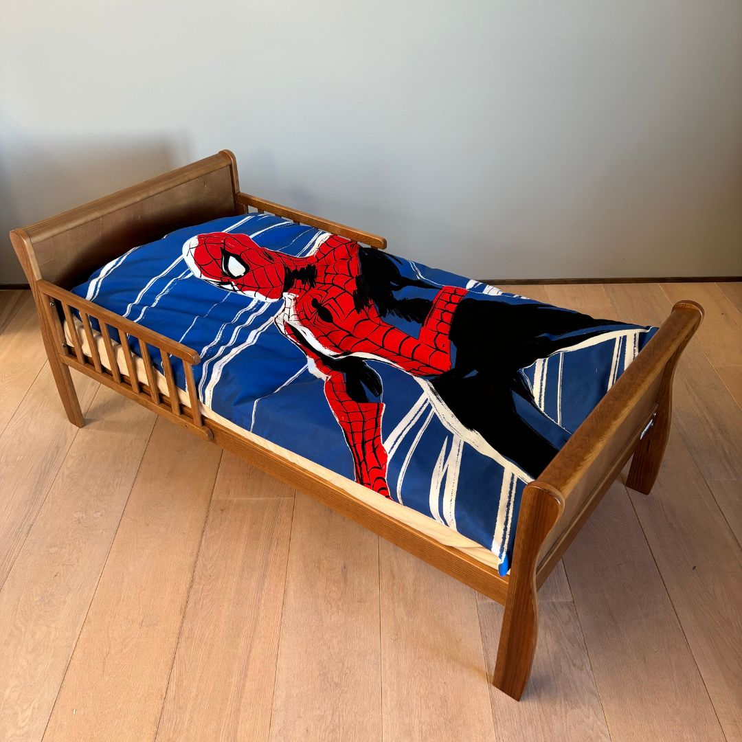 B - Junior sengetøj - Selvlysende sengetøj - 100x140 cm - 100% Bomuld - Spiderman