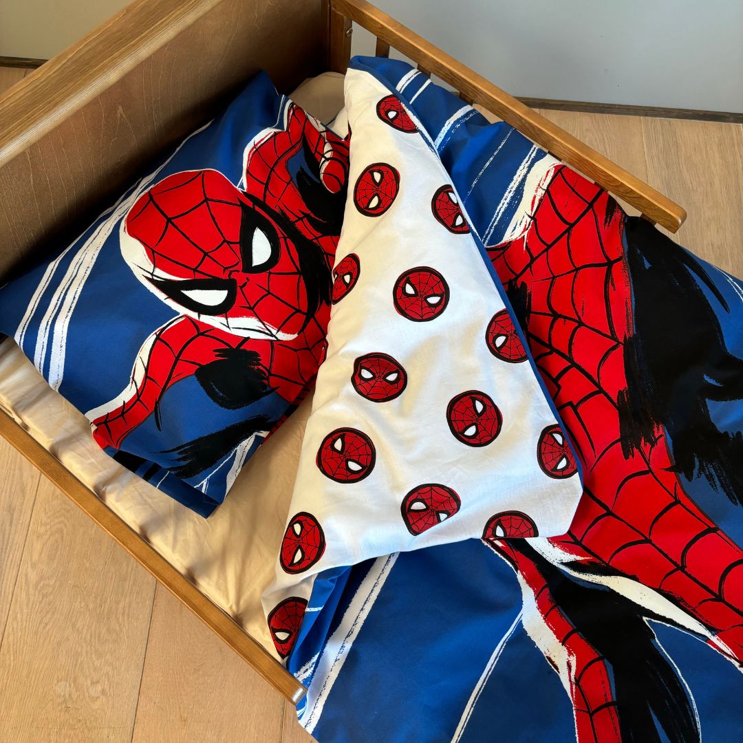 B - Junior sengetøj - Selvlysende sengetøj - 100x140 cm - 100% Bomuld - Spiderman