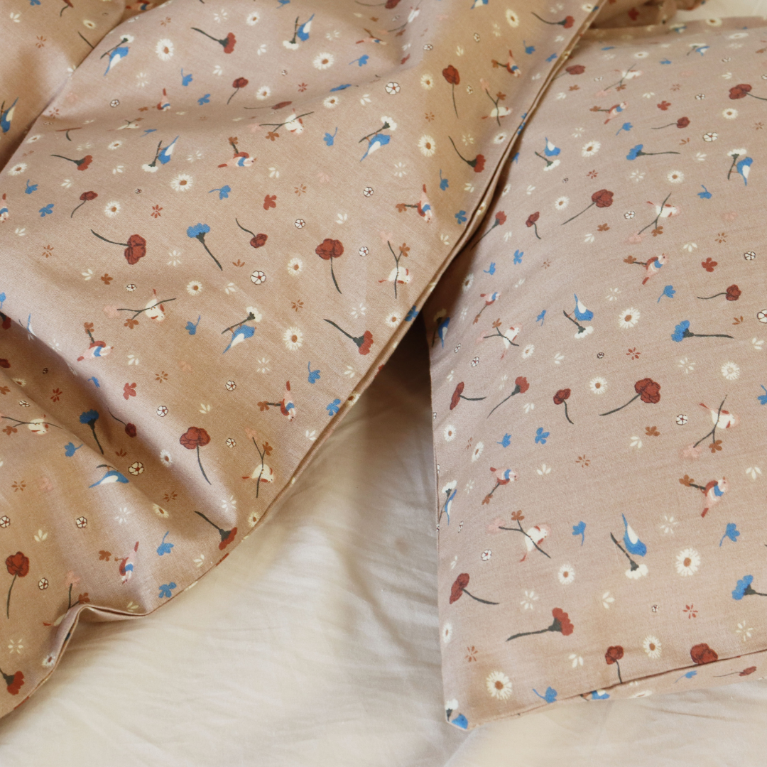 Petu Petu - Senior sengetøj - 100% Blødt bomuld - Lyserød med blomster