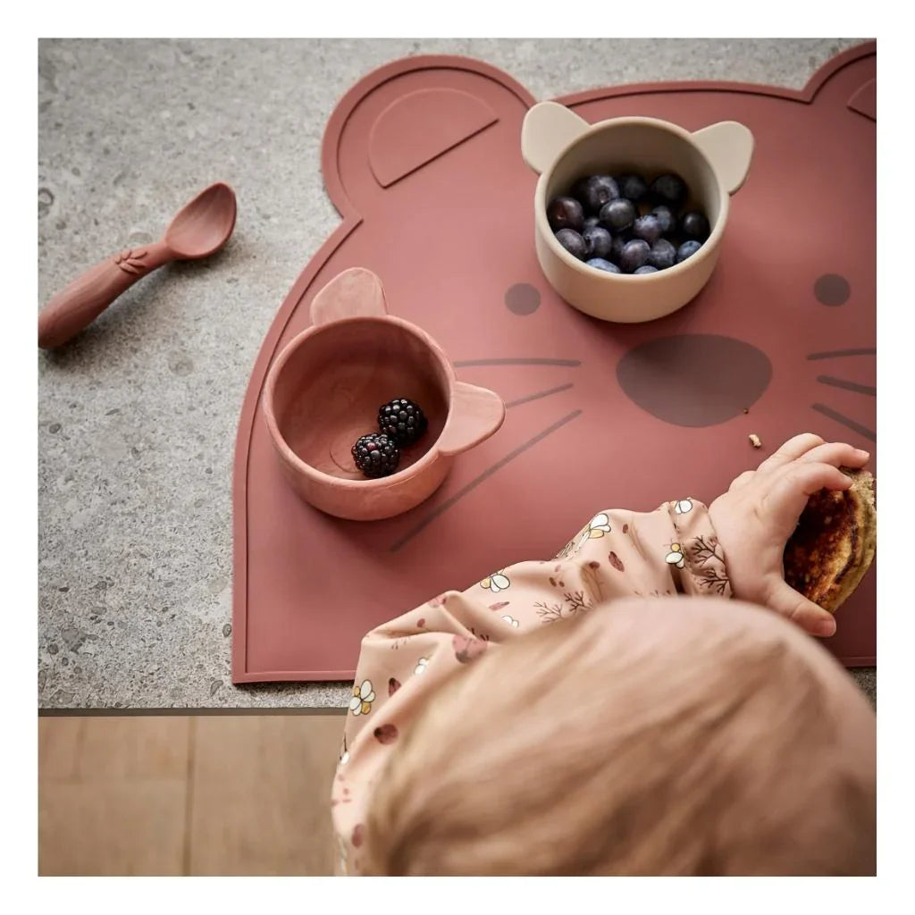 nuuroo - Dækkeserviet til børn - 100% LFGB silikone - Mahogany