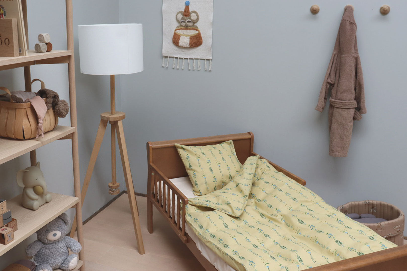 By Mats - Baby sengetøj - 100% Blødt bomuld - Flower Stripe