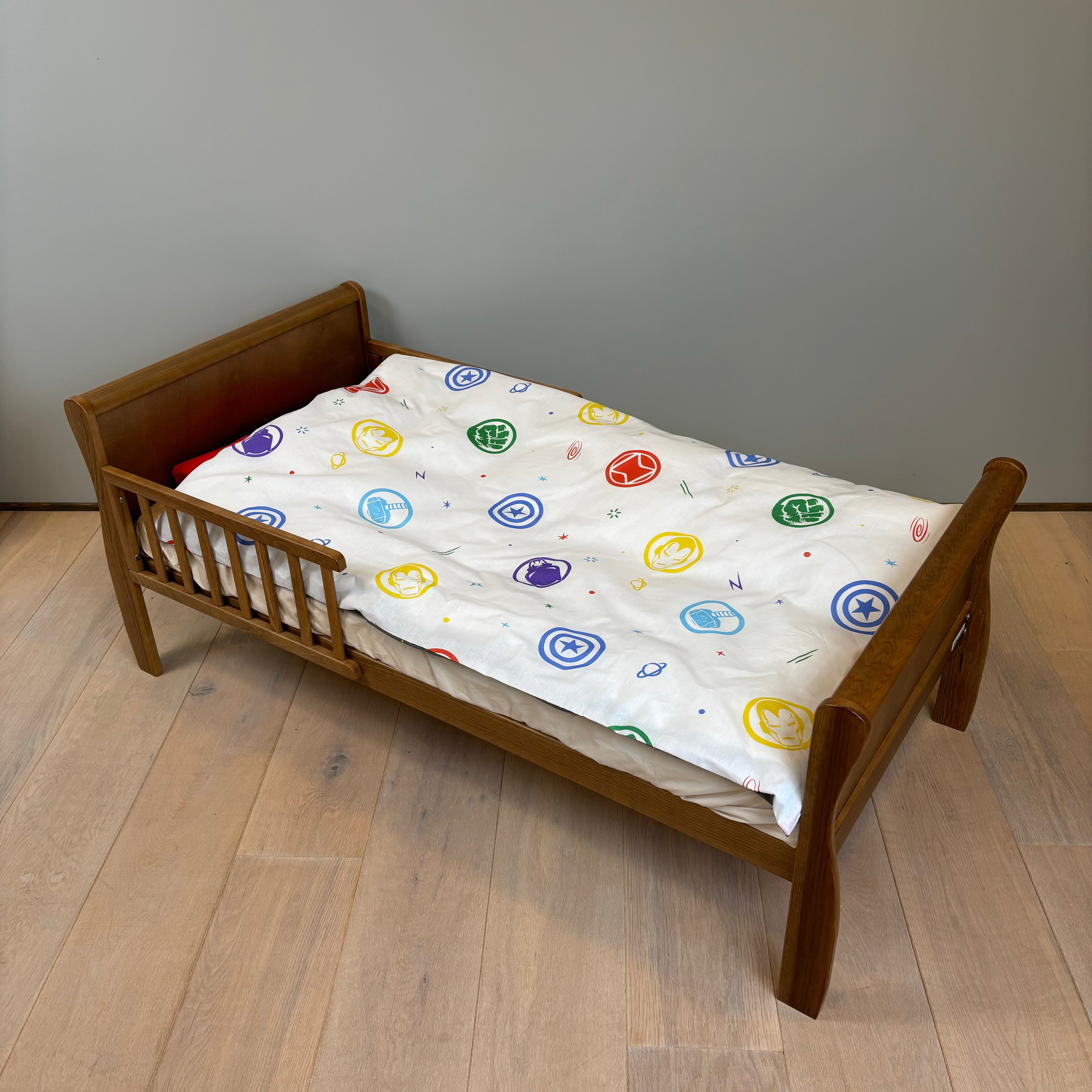 B - Junior sengetøj - Avengers - 100x140 cm - 100% Bomuld