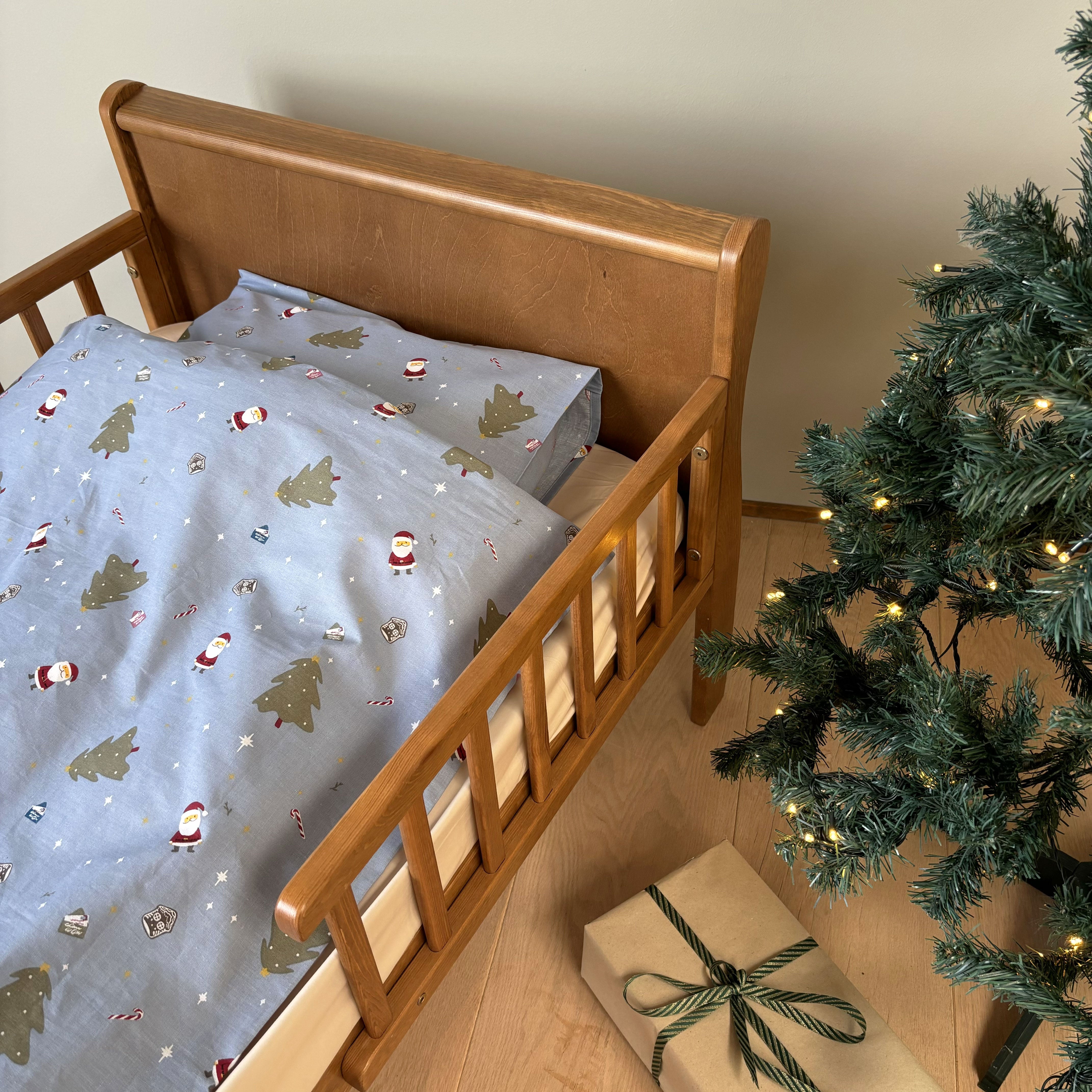 By Mats - Junior sengetøj - 100% Blødt bomuld - 100x140 cm - Dear Santa