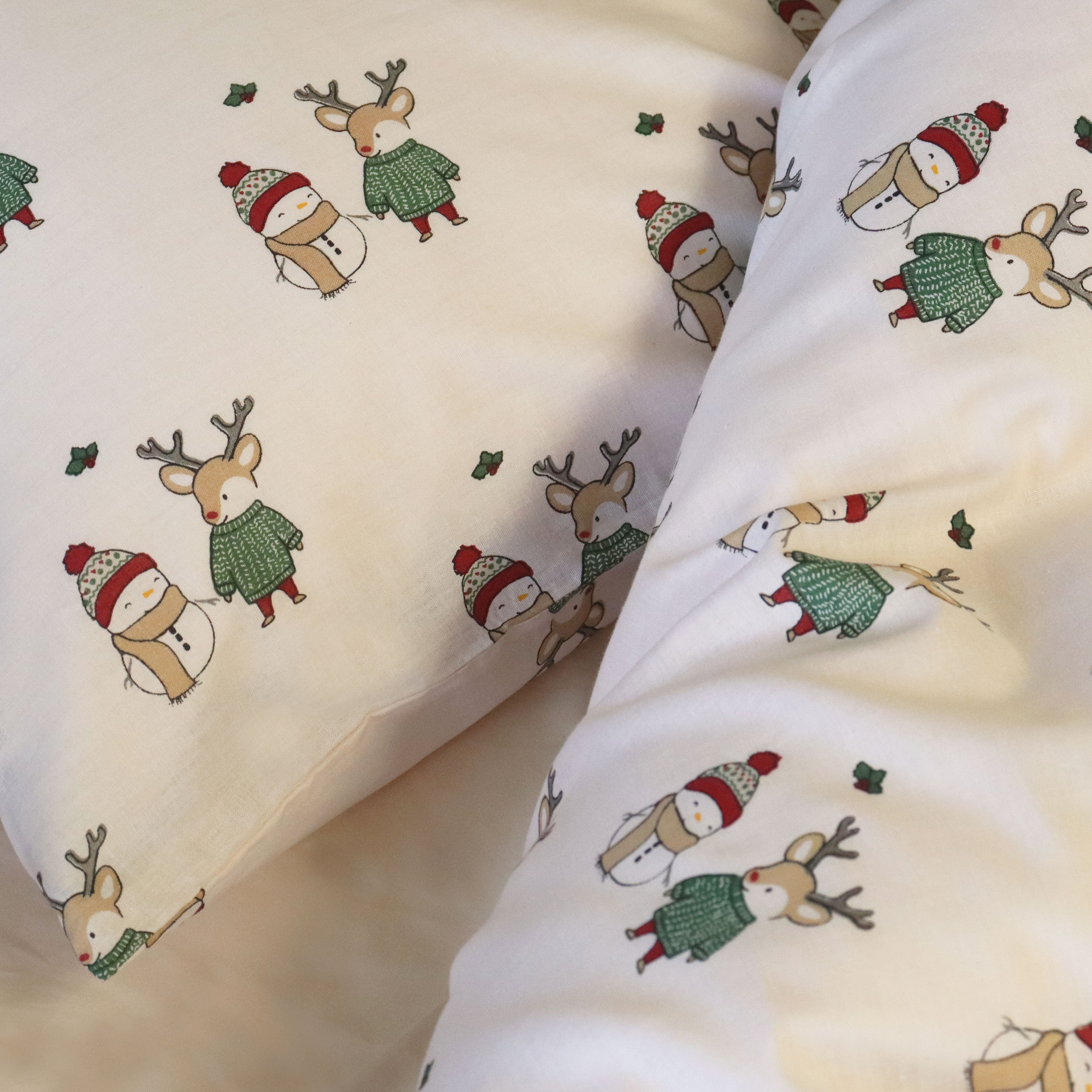 By Mats - Baby sengetøj - 100% Blødt bomuld - 70x100 cm - Winter Friends