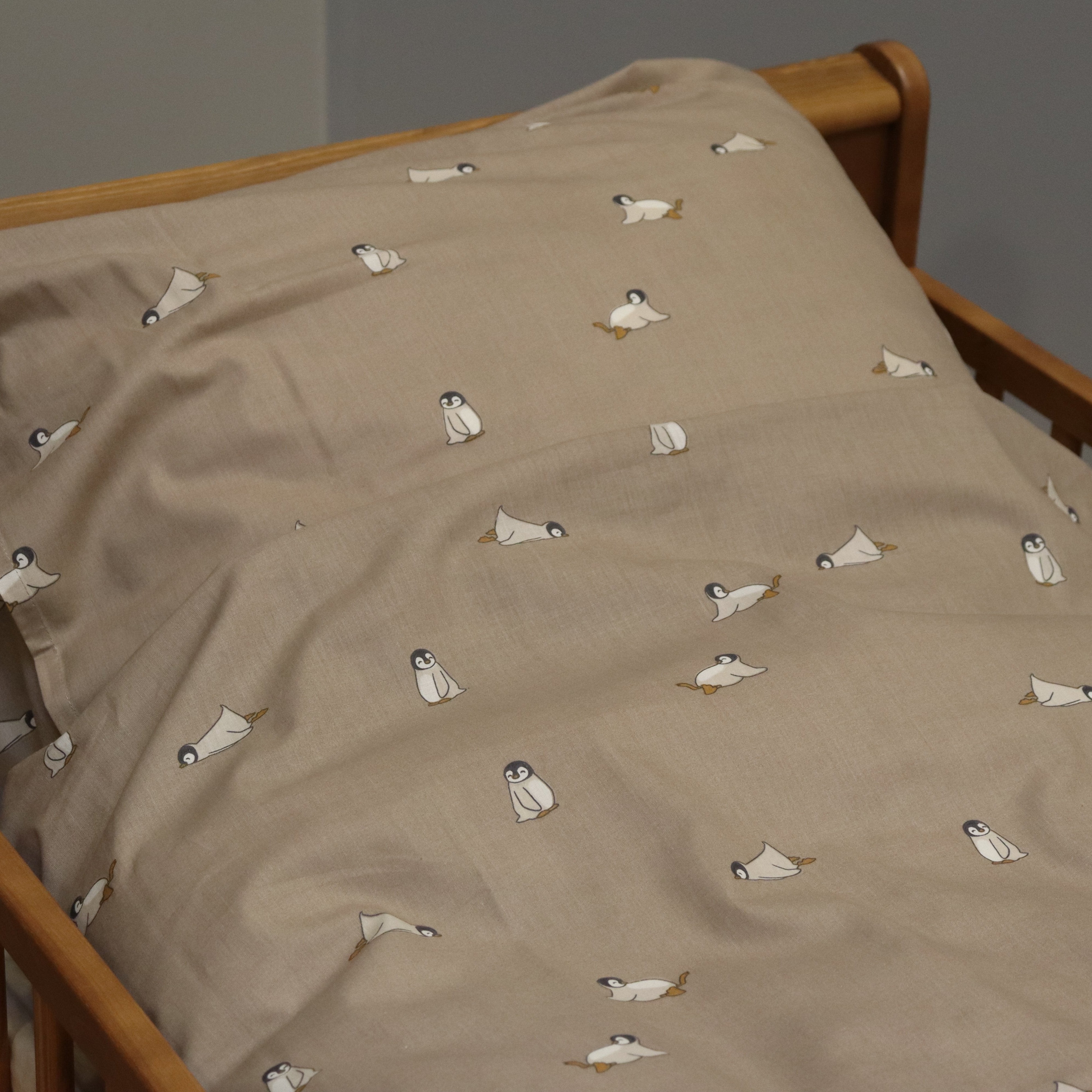 Petu Petu - Senior sengetøj - 100% Blødt bomuld - Pingvin