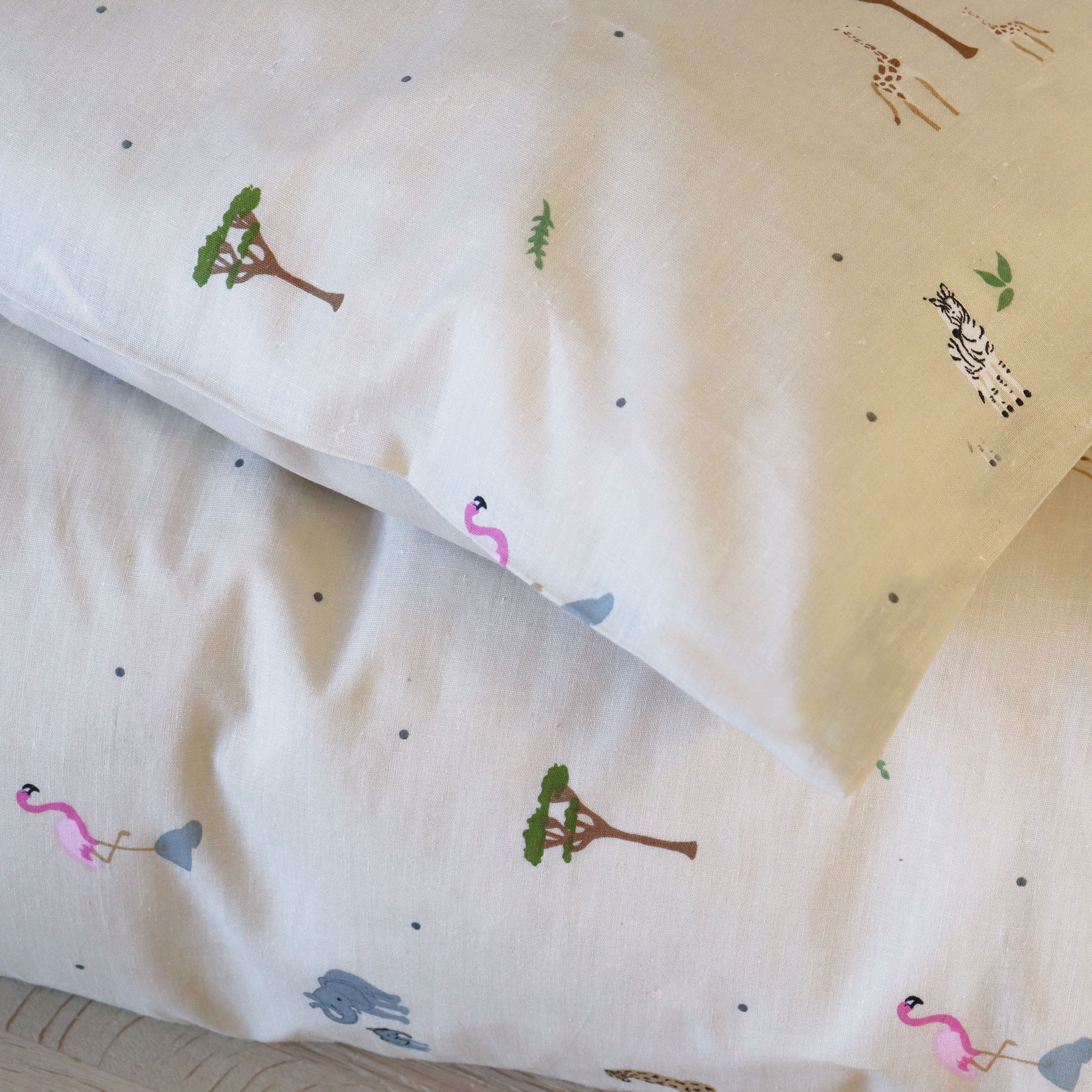 By Mats - Junior sengetøj - 100% Blødt bomuld - 100x140 cm - Safari