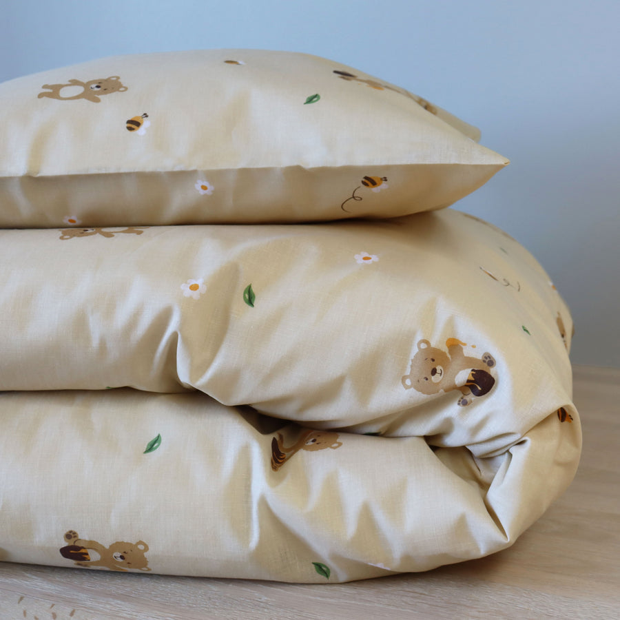 By Mats - Baby sengetøj - 100% Blødt bomuld - 70x100 cm - Teddy