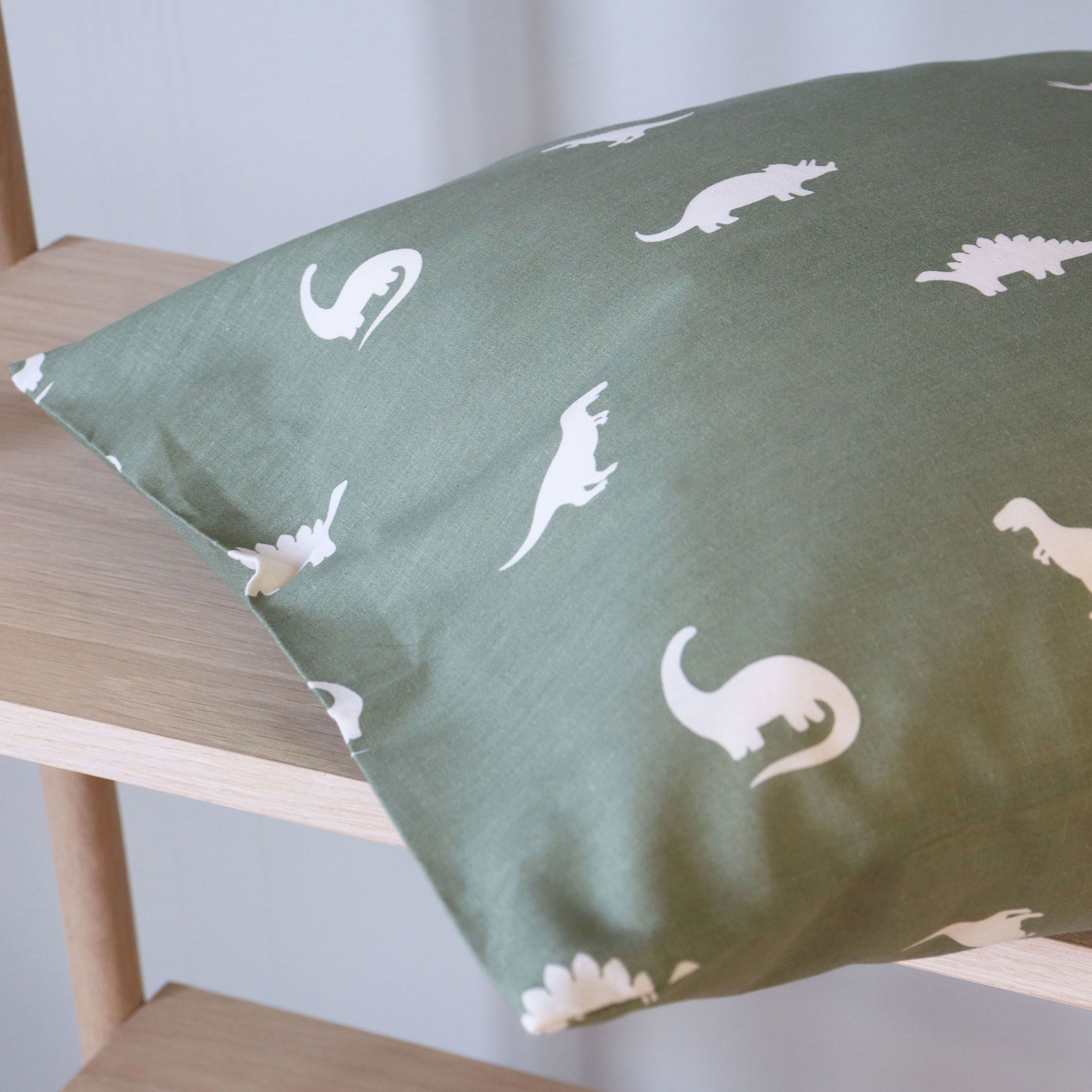 By Mats - Baby sengetøj - 100% Blødt bomuld - 70x100 cm - Dino World