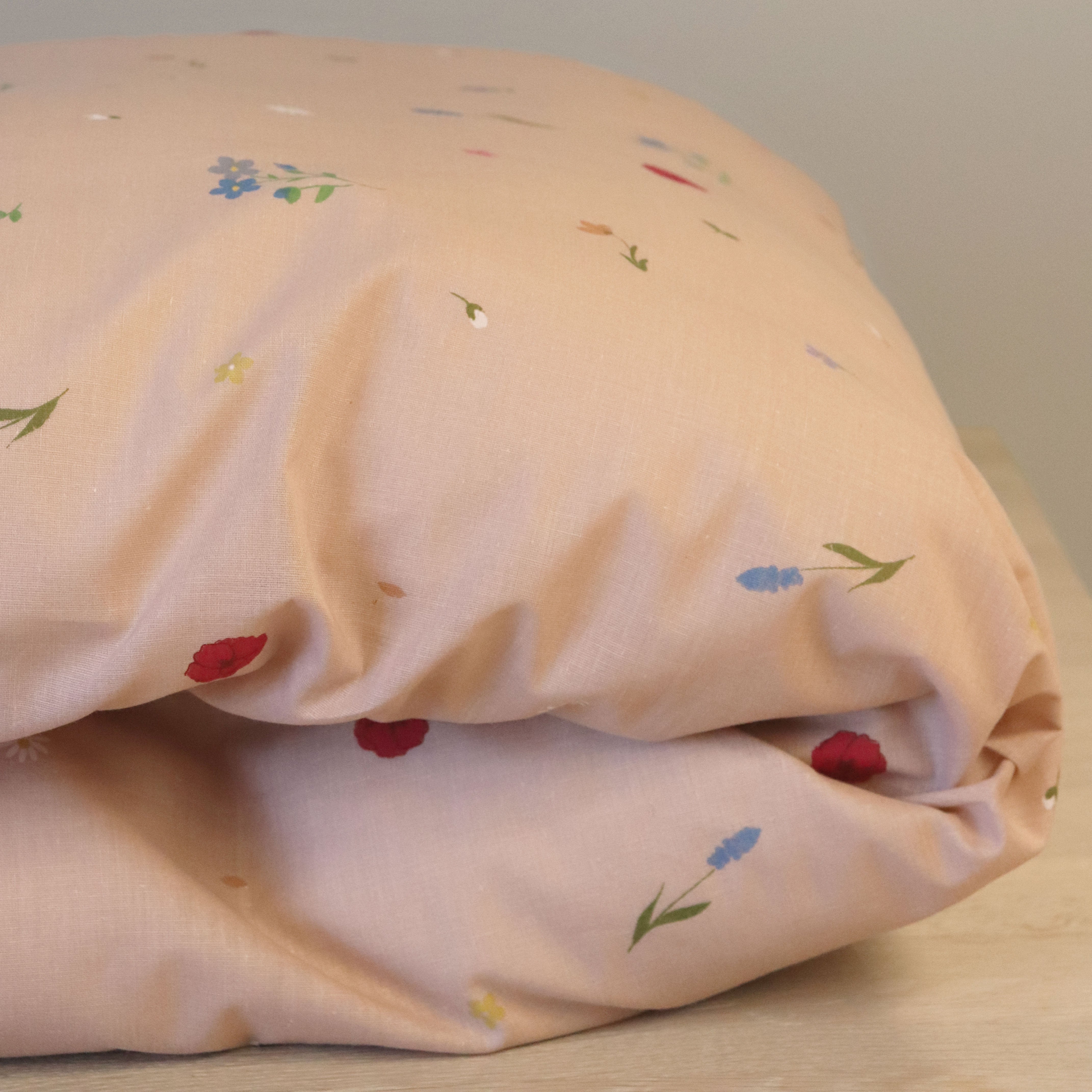 By Mats - Baby sengetøj - 100% Blødt bomuld - 70x100 cm - Flower love