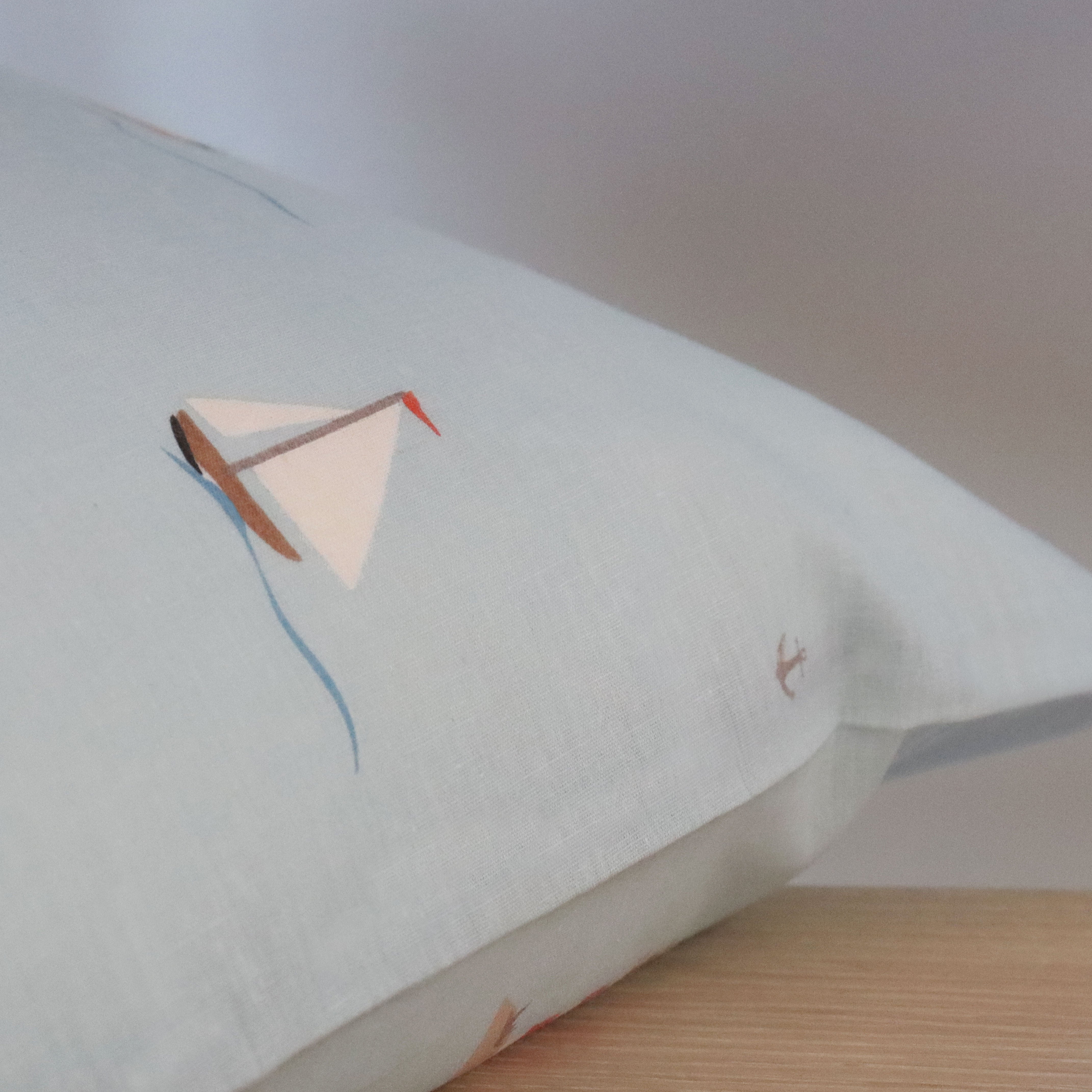 By Mats - Junior sengetøj - 100% Blødt bomuld - 100x140 cm - Sailor Puffin