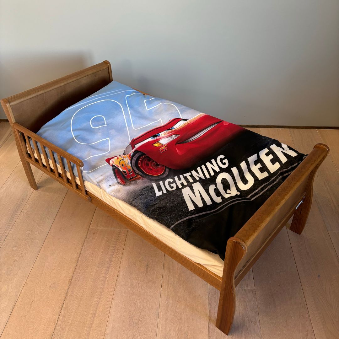 B - Junior sengetøj - Selvlysende sengetøj - 100x140 cm - 100% Bomuld - Cars