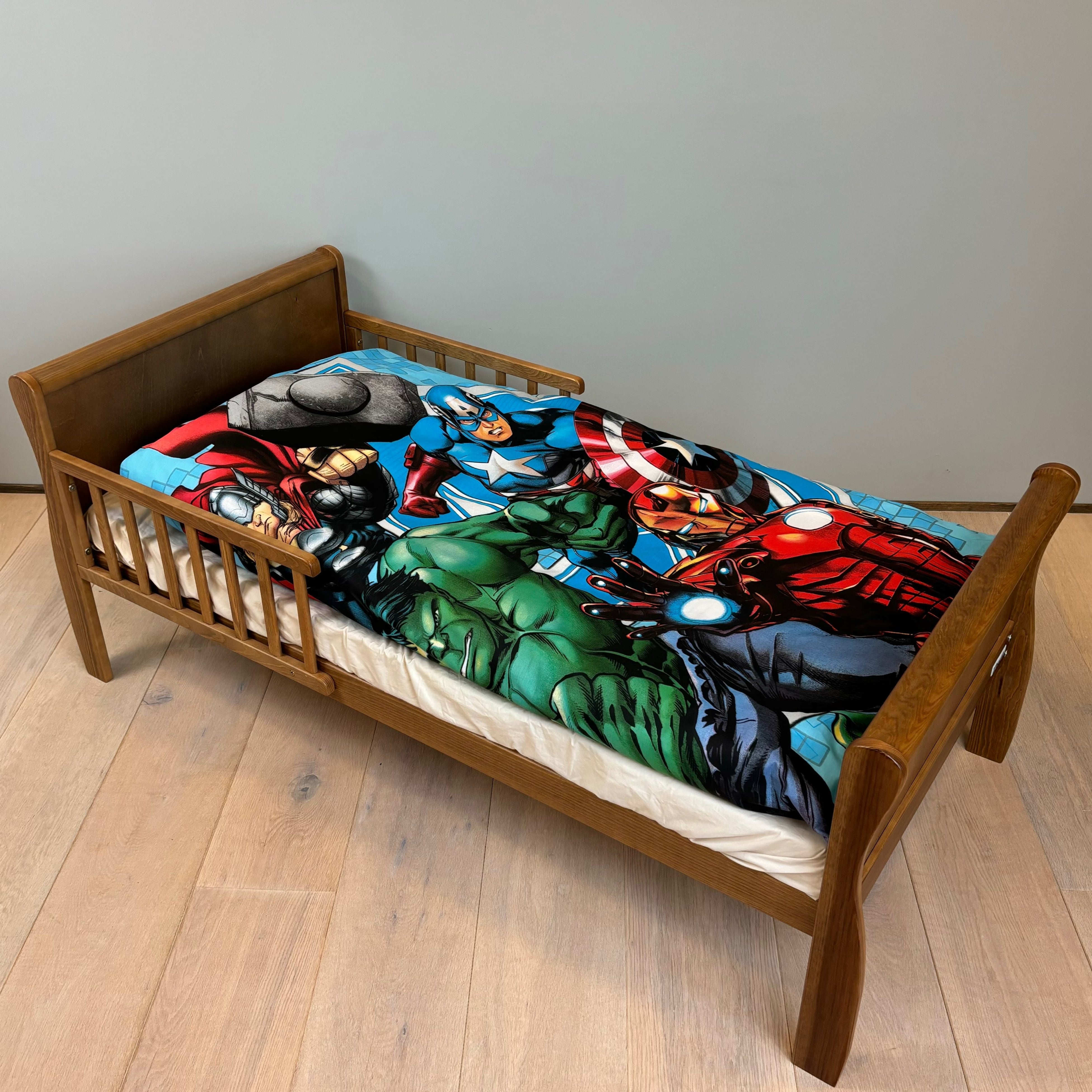 B - Junior sengetøj - Avengers - 100x140 cm - 100% Bomuld