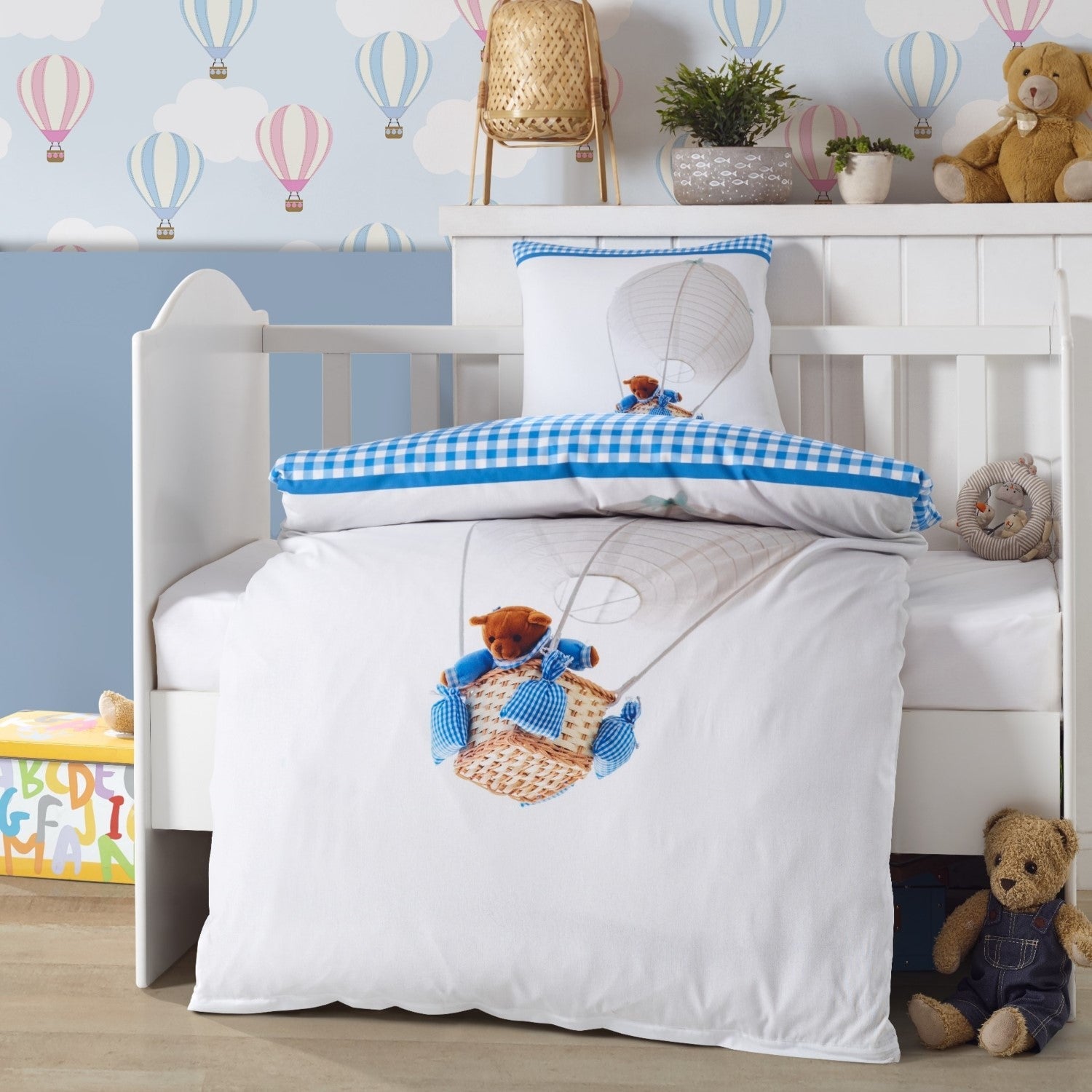 X - BySKAGEN - Baby sengetøj - 70x100 cm - Blå ballon bjørn