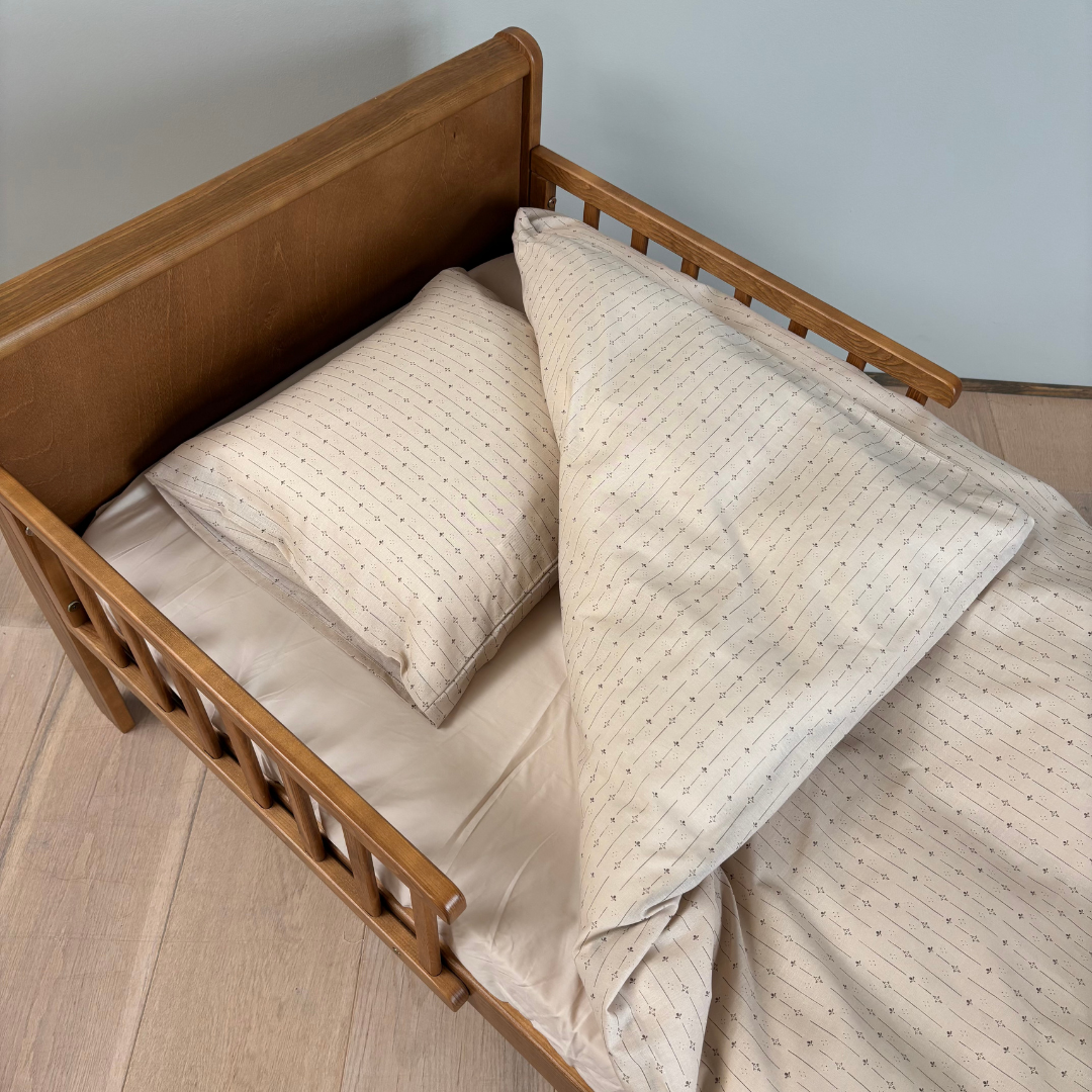 By Mats - Baby sengetøj - 100% Blødt bomuld - 70x100 cm - Flower Stripe