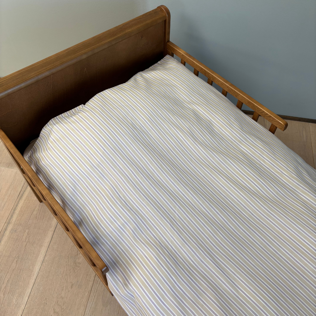 By Mats - Junior sengetøj - 100% Blødt bomuld - 100x140 cm - Lavender Stripe