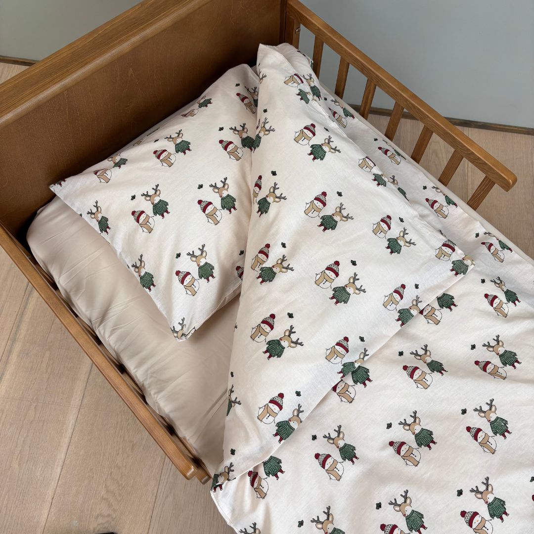 By Mats - Baby sengetøj - 100% Blødt bomuld - 70x100 cm - Winter Friends