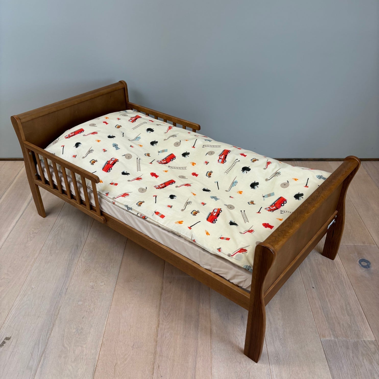 By Mats - Junior sengetøj - 100% Blødt bomuld - 100x140 cm - Fire Fighters