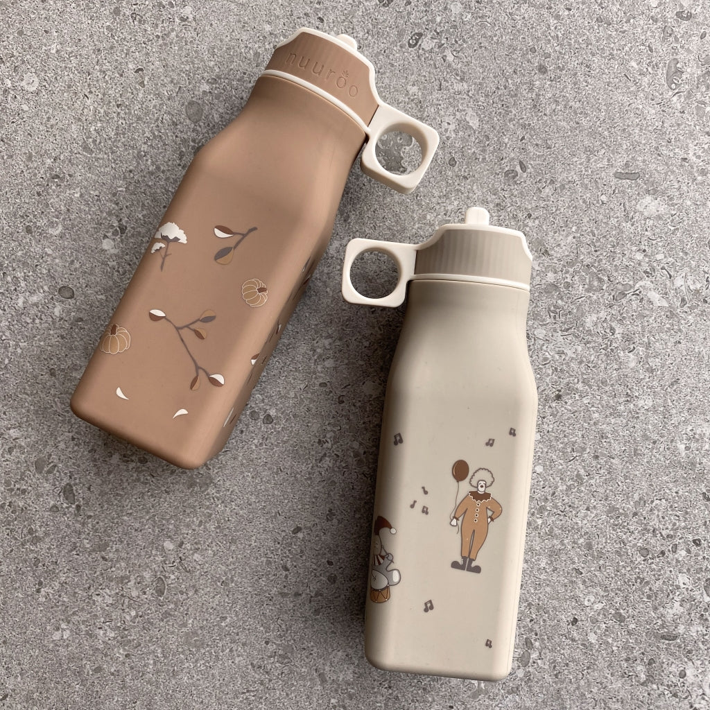 nuuroo - Silikone drikkeflaske - Vandflaske - 400 ml - Cream Carnival Train