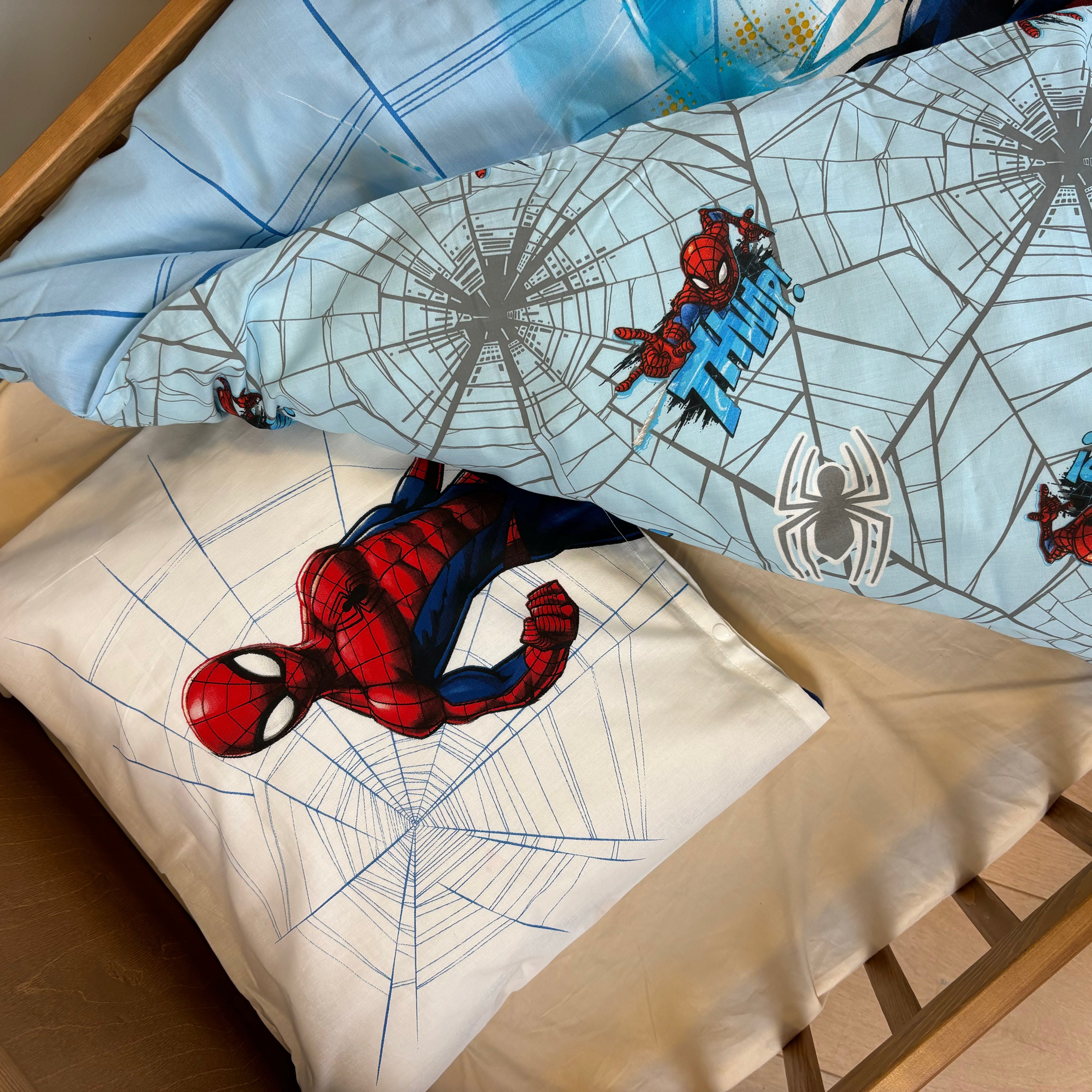 B - Junior sengetøj - Spiderman - 100x140 cm - 100% Bomuld