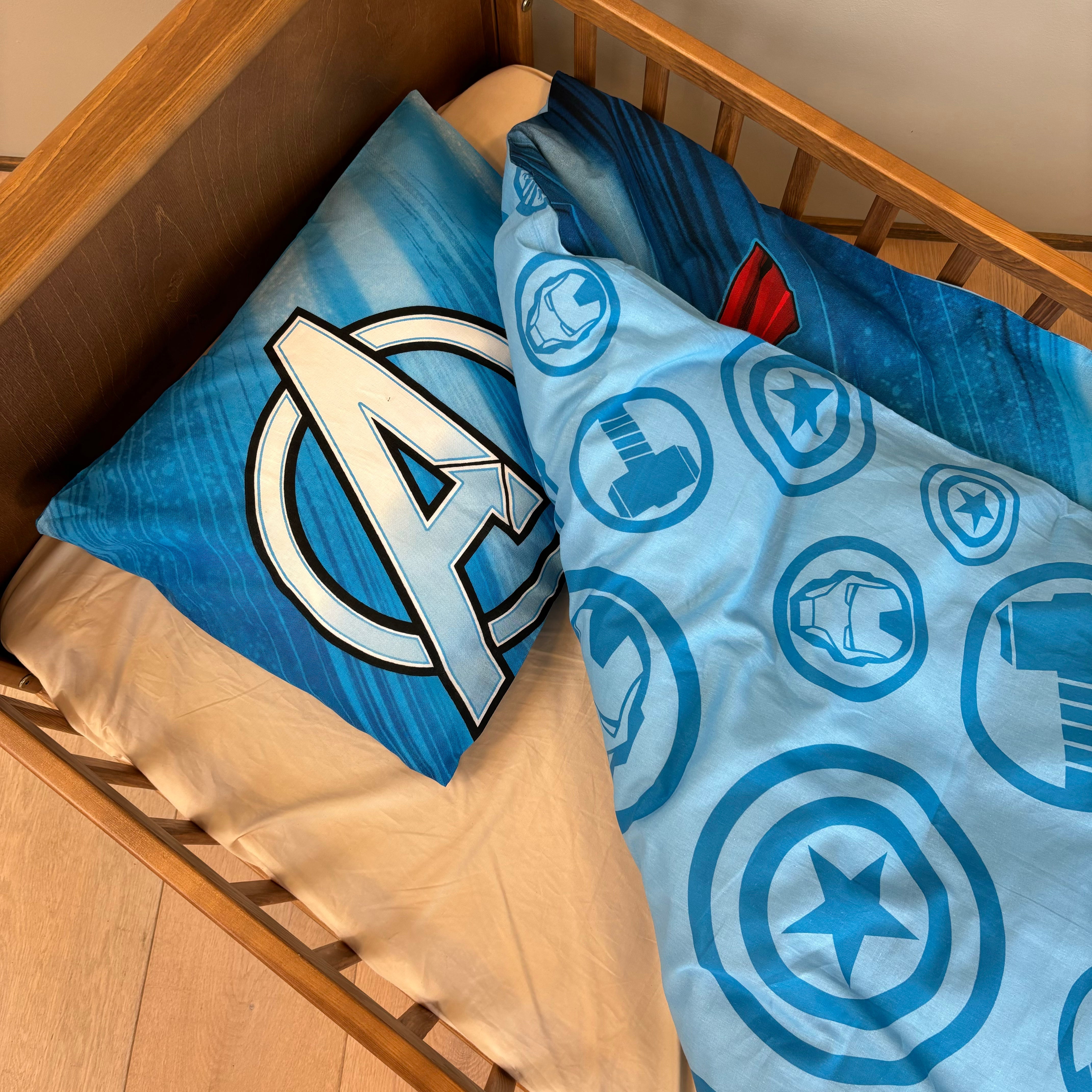 B - Junior sengetøj - Avengers - 100x140 cm - 100% Bomuld