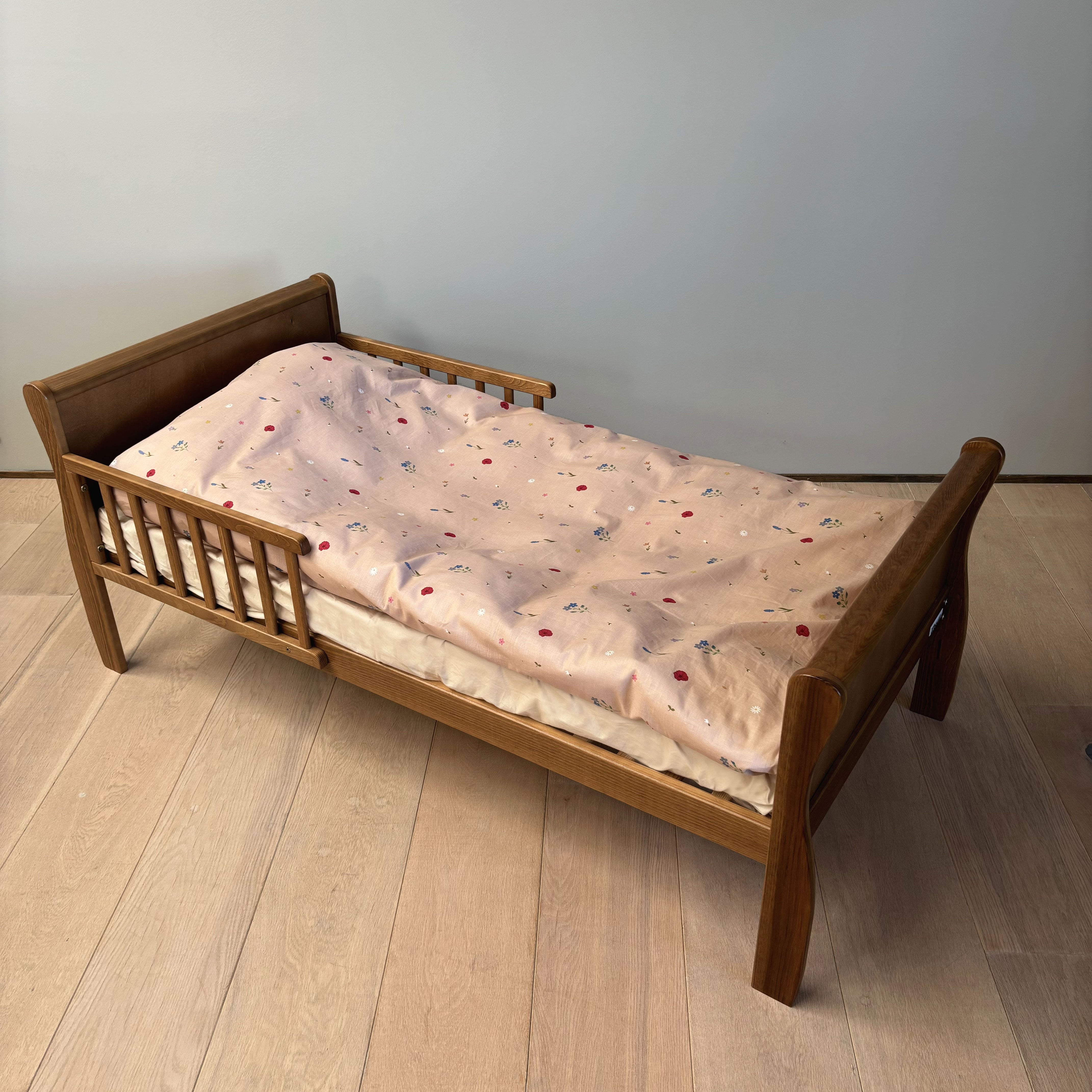 By Mats - Baby sengetøj - 100% Blødt bomuld - 70x100 cm - Flower love