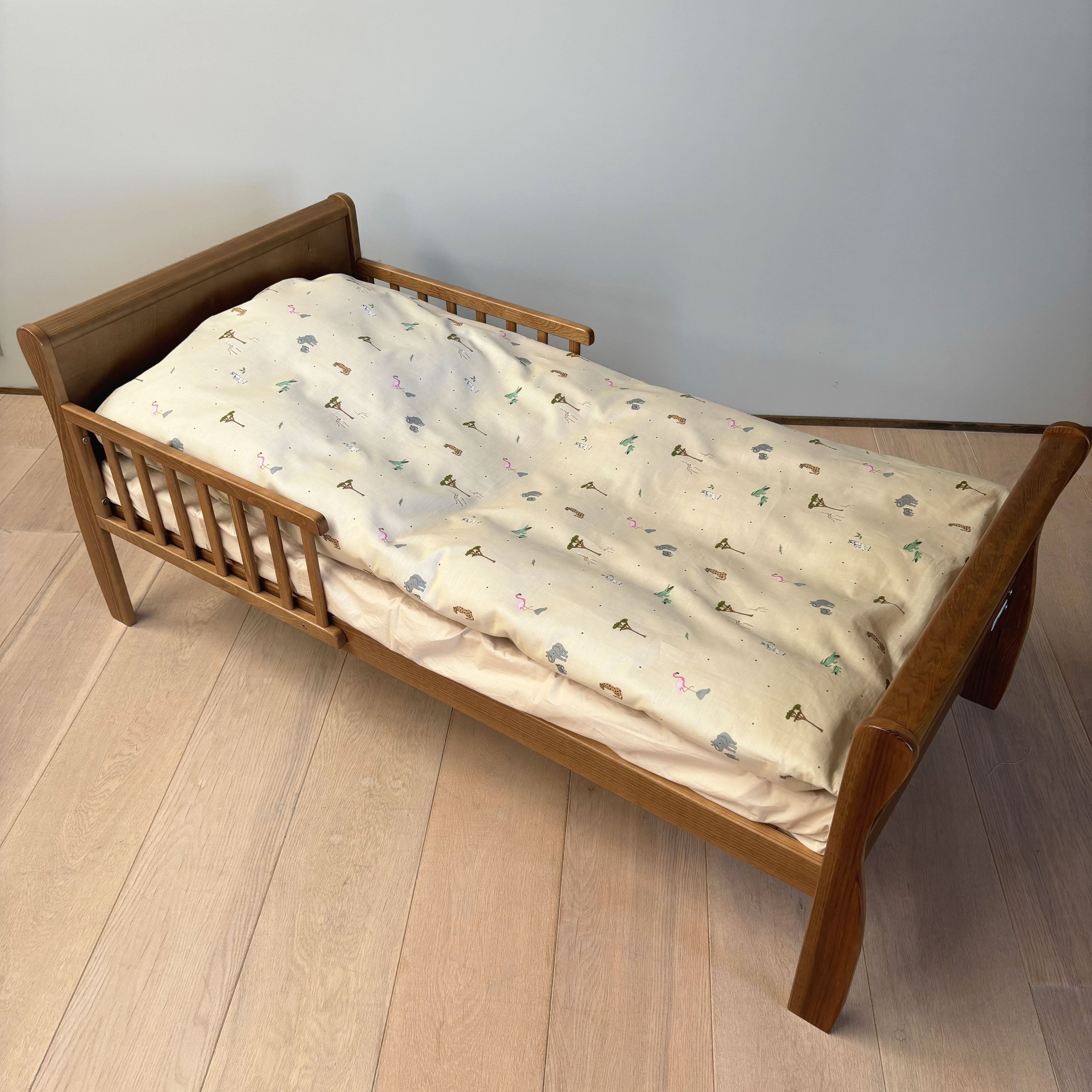 By Mats - Baby sengetøj - 100% Blødt bomuld - 70x100 cm - Safari