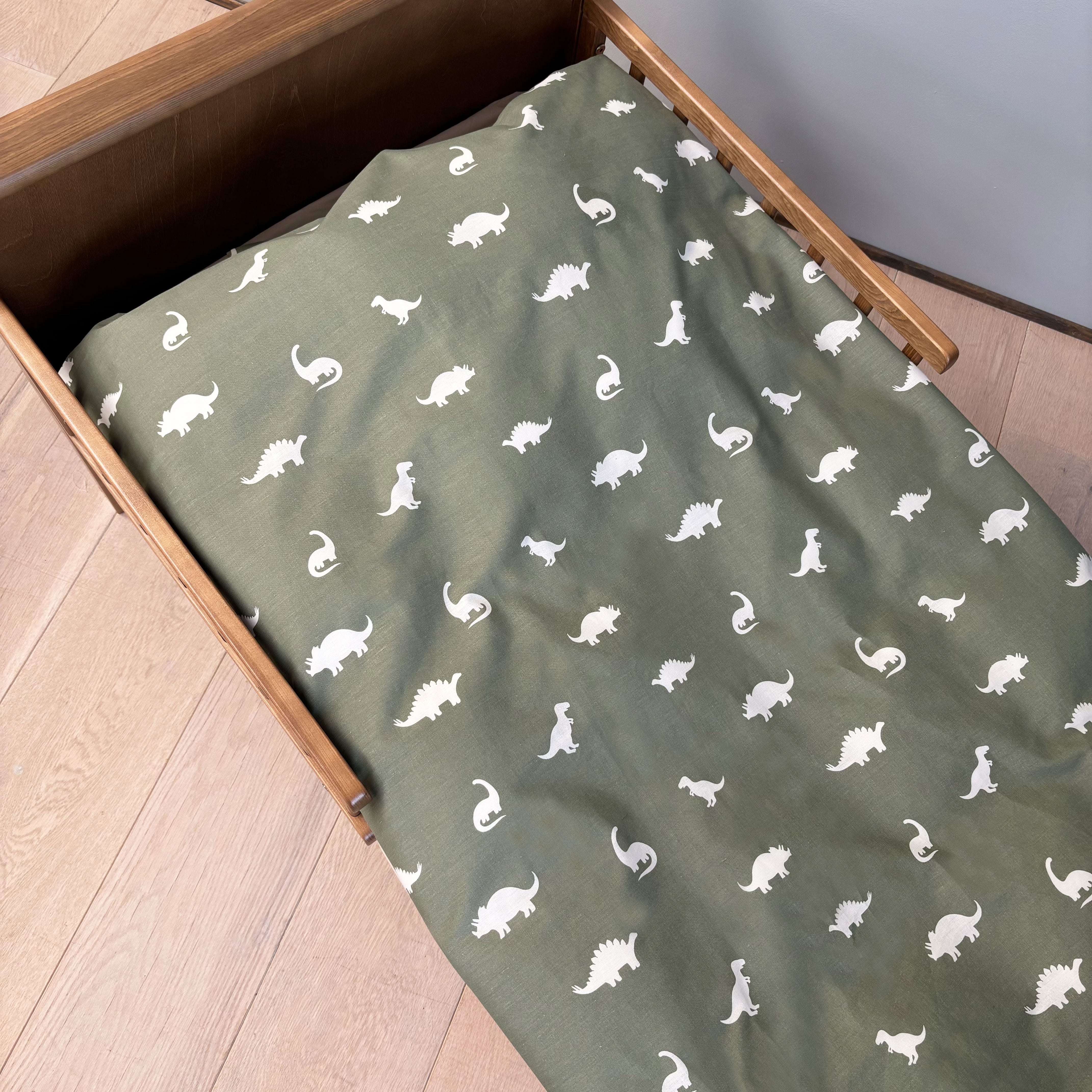 By Mats - Junior sengetøj - 100% Blødt bomuld - 100x140 cm - Dino World