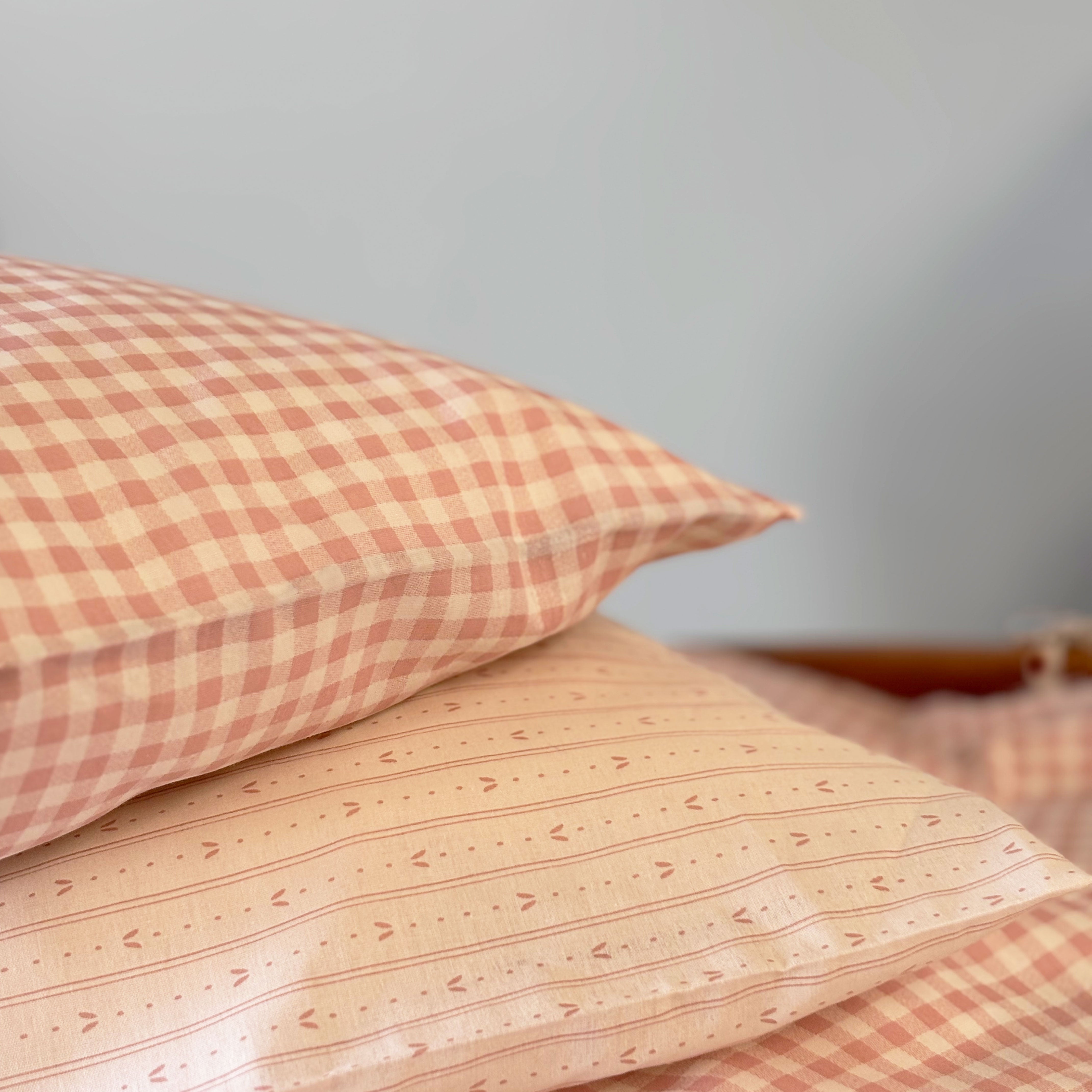 By Mats - Baby sengetøj - 100% Blødt bomuld - 70x100 cm - Leaf Stripe