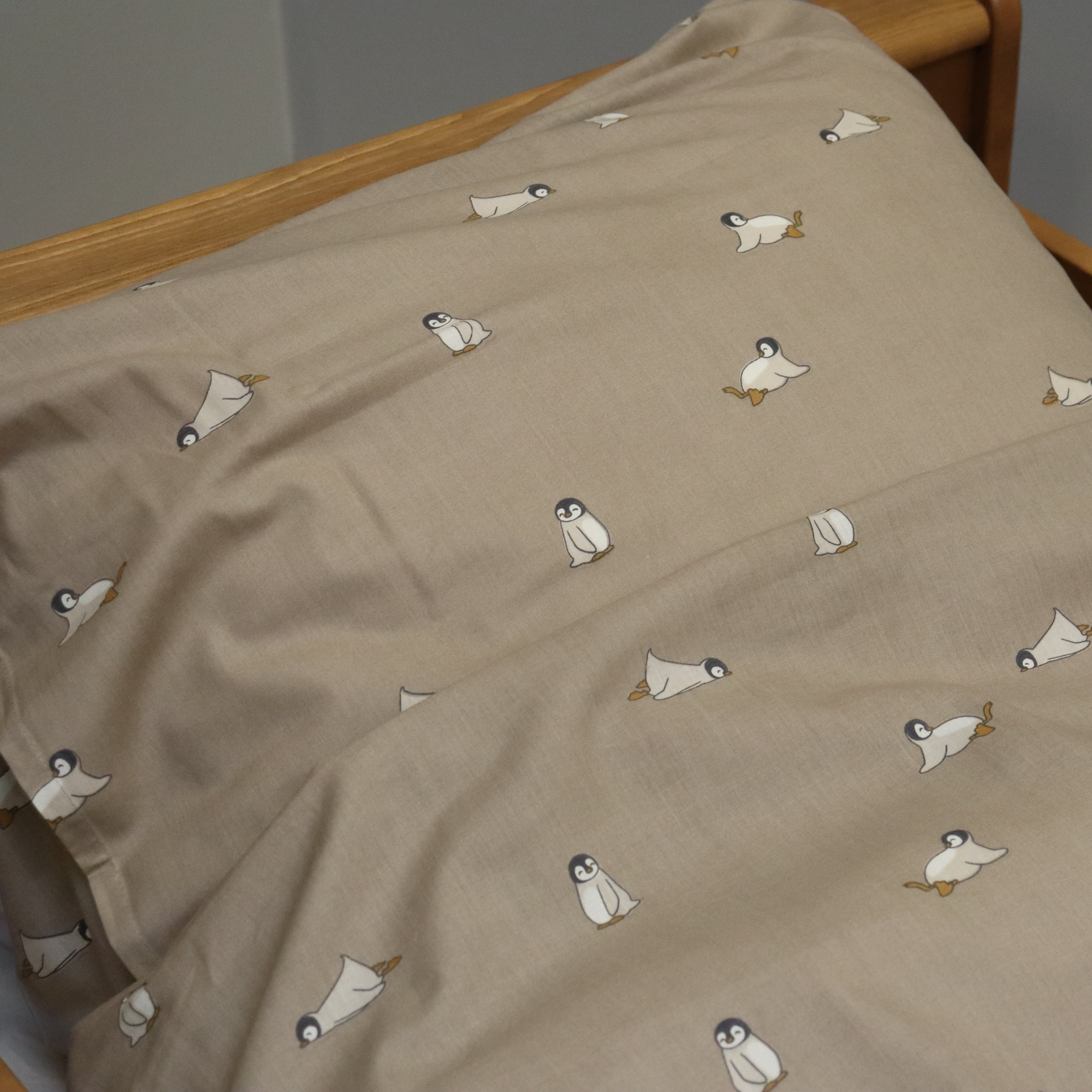 Petu Petu - Senior sengetøj - 100% Blødt bomuld - Pingvin