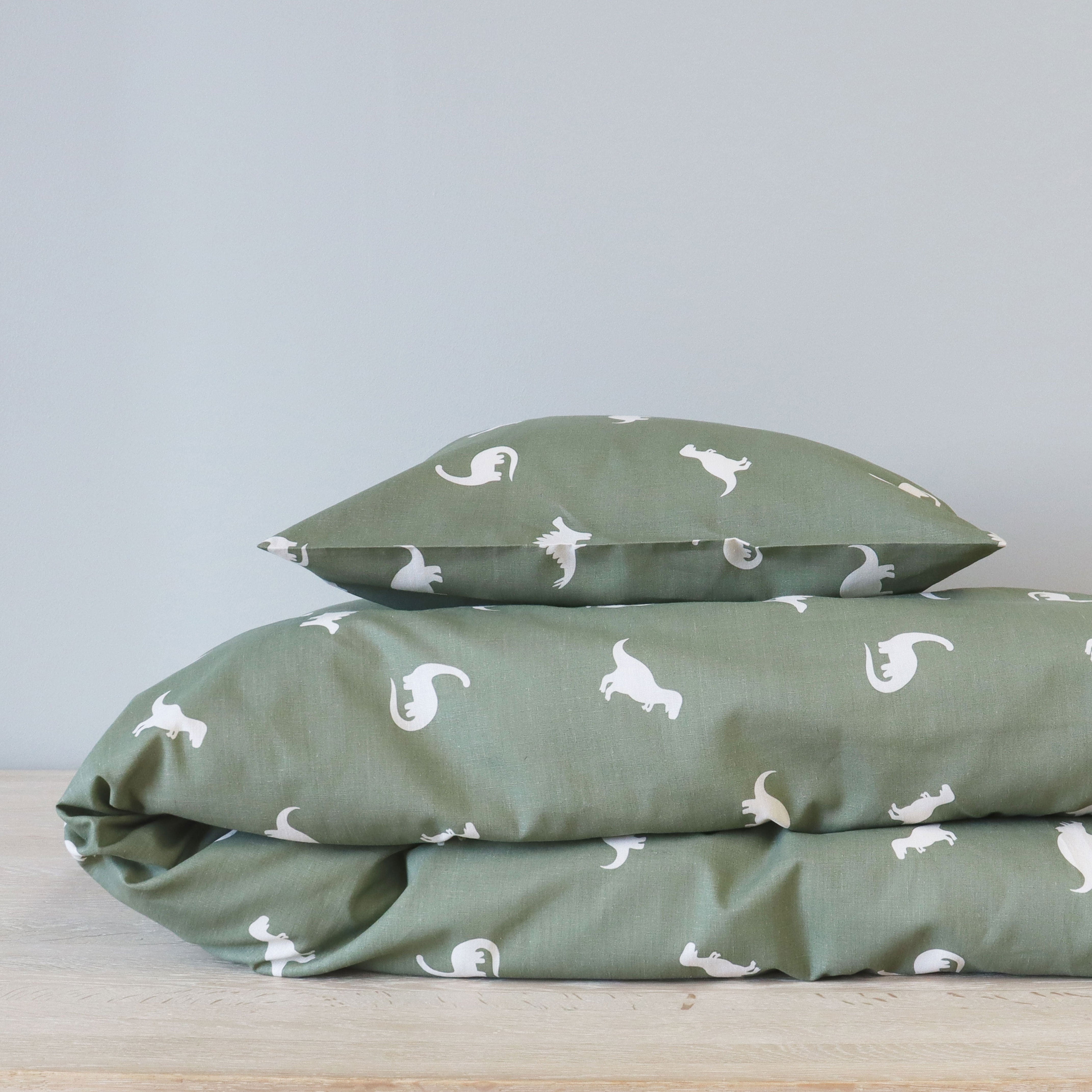 By Mats - Junior sengetøj - 100% Blødt bomuld - 100x140 cm - Dino World