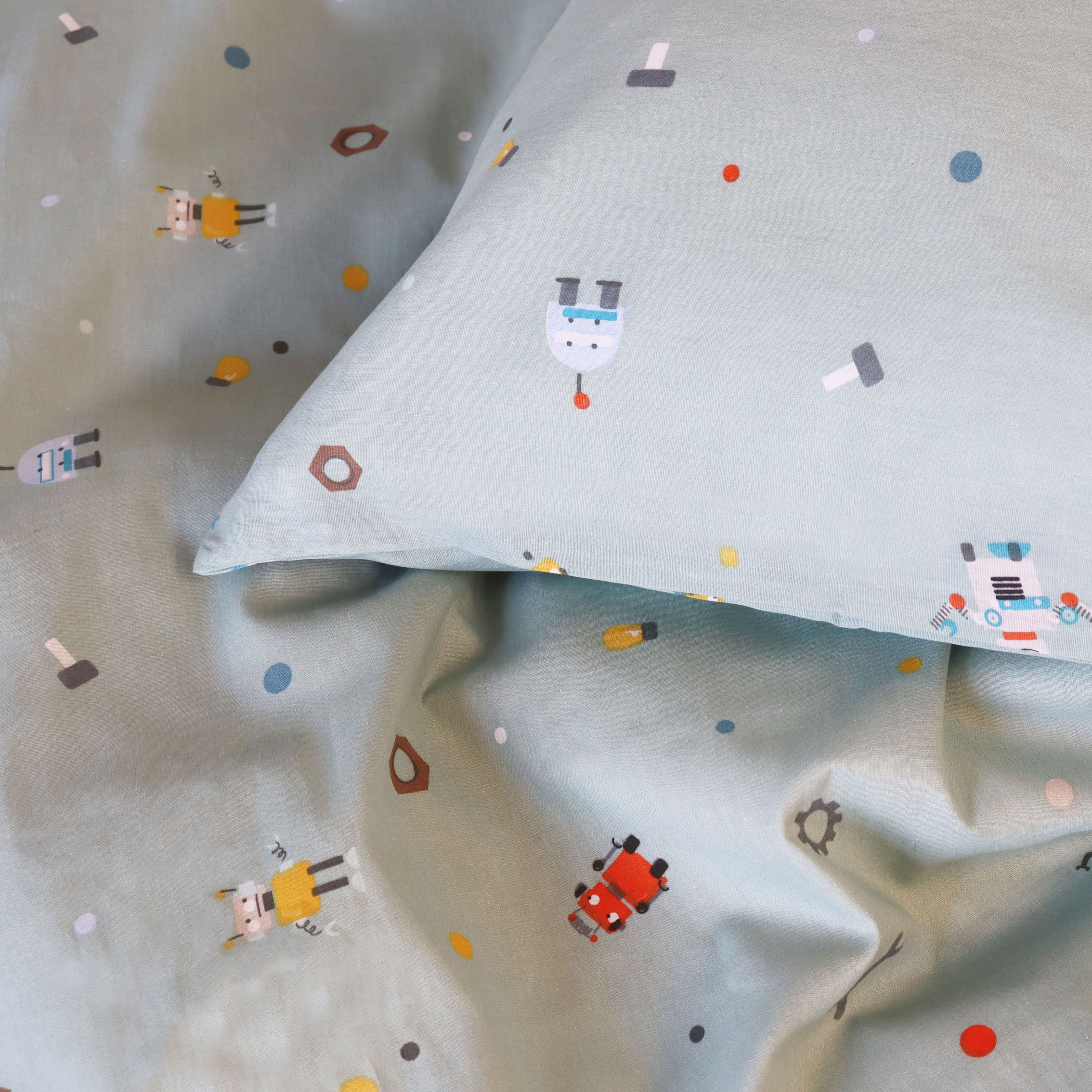 By Mats - Baby sengetøj - 100% Blødt bomuld - 70x100 cm - Robot