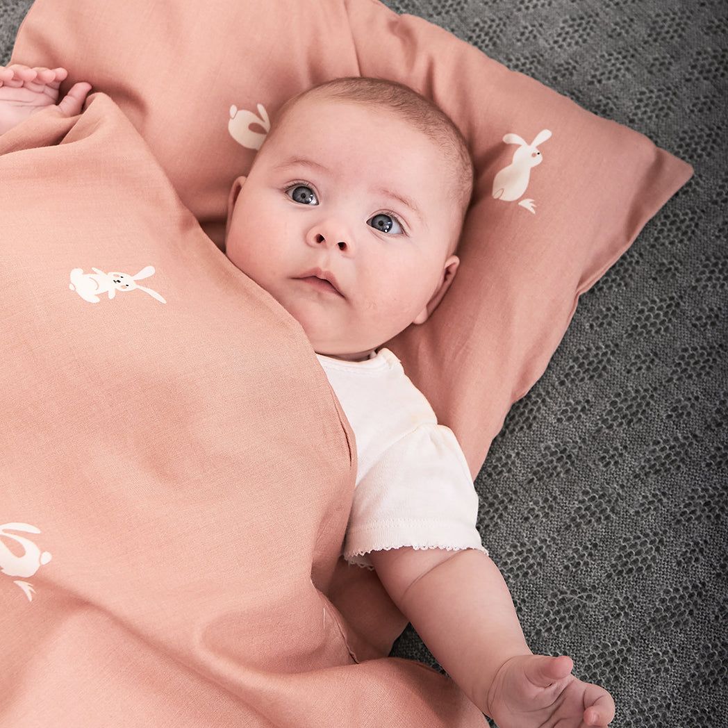 Roommate - Junior sengetøj - 100% økologisk bomuldssatin - 100x140 40x45 cm - Rabbit