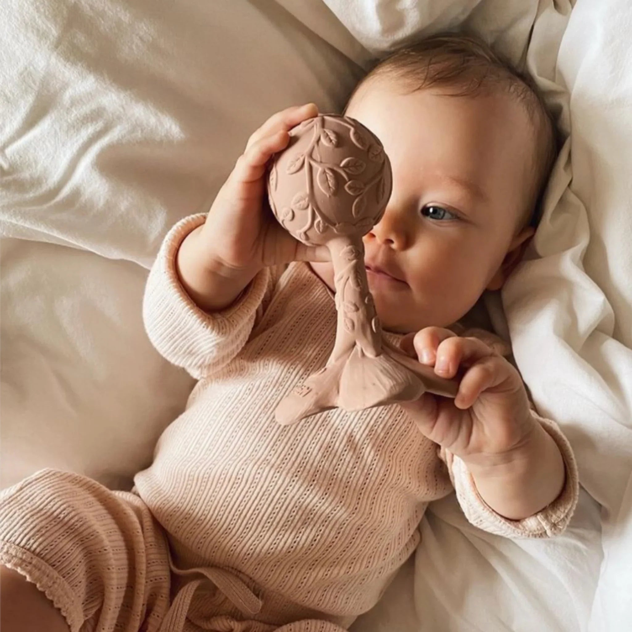 Natruba - Bidering med rangle - Naturgummi - Old rose