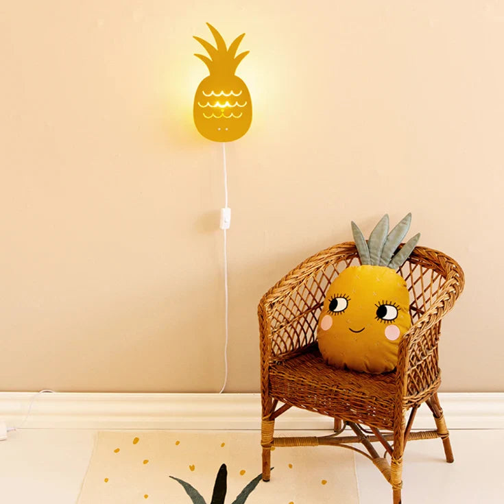 Roommate - Væglampe til børn - Ananas - 33x17 cm - Gul
